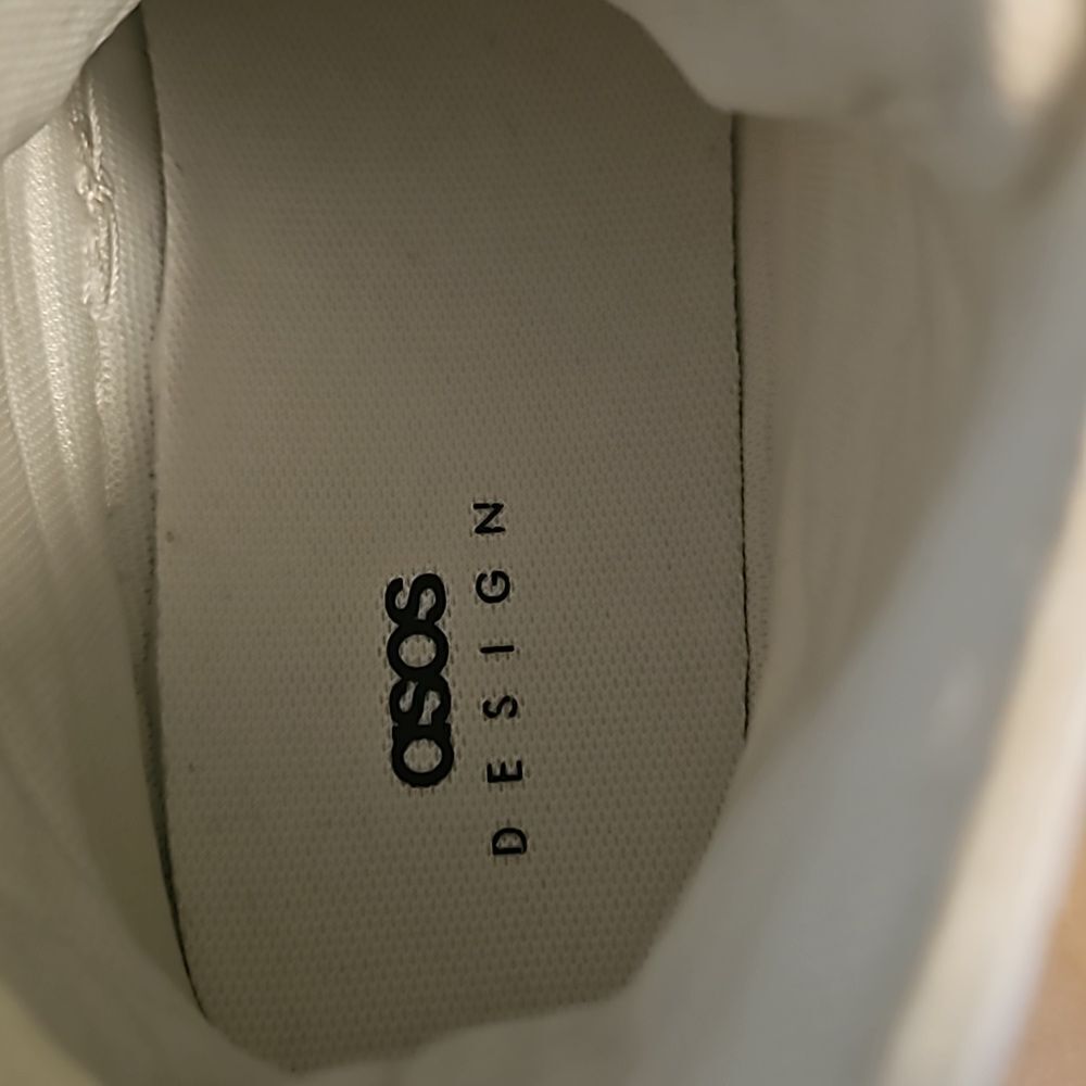 ASOS DESIGN US 10 - Picture 3 of 7